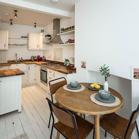 Charming 2-Bed Flat In The Heart Of Nottinghill - Steps From Portobello Rd Market And Nottinghill Bookshop Apartment London Exterior photo