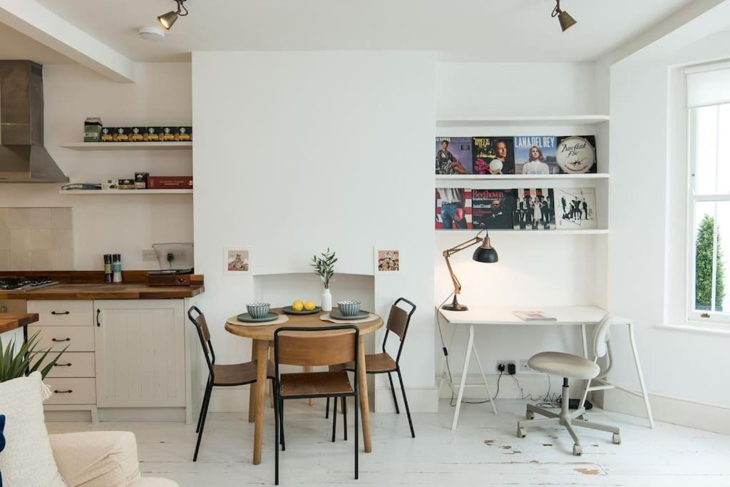 Charming 2-Bed Flat In The Heart Of Nottinghill - Steps From Portobello Rd Market And Nottinghill Bookshop Apartment London Exterior photo