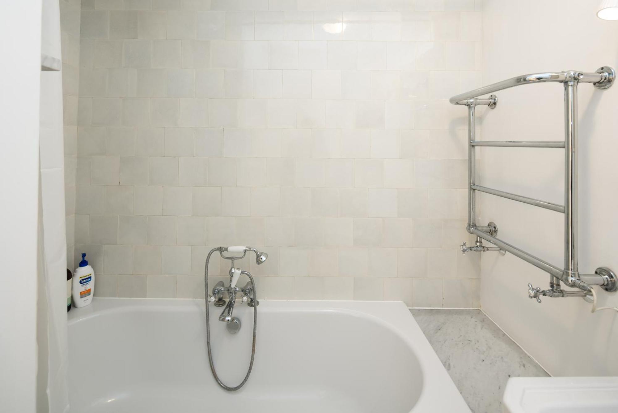 Charming 2-Bed Flat In The Heart Of Nottinghill - Steps From Portobello Rd Market And Nottinghill Bookshop Apartment London Exterior photo