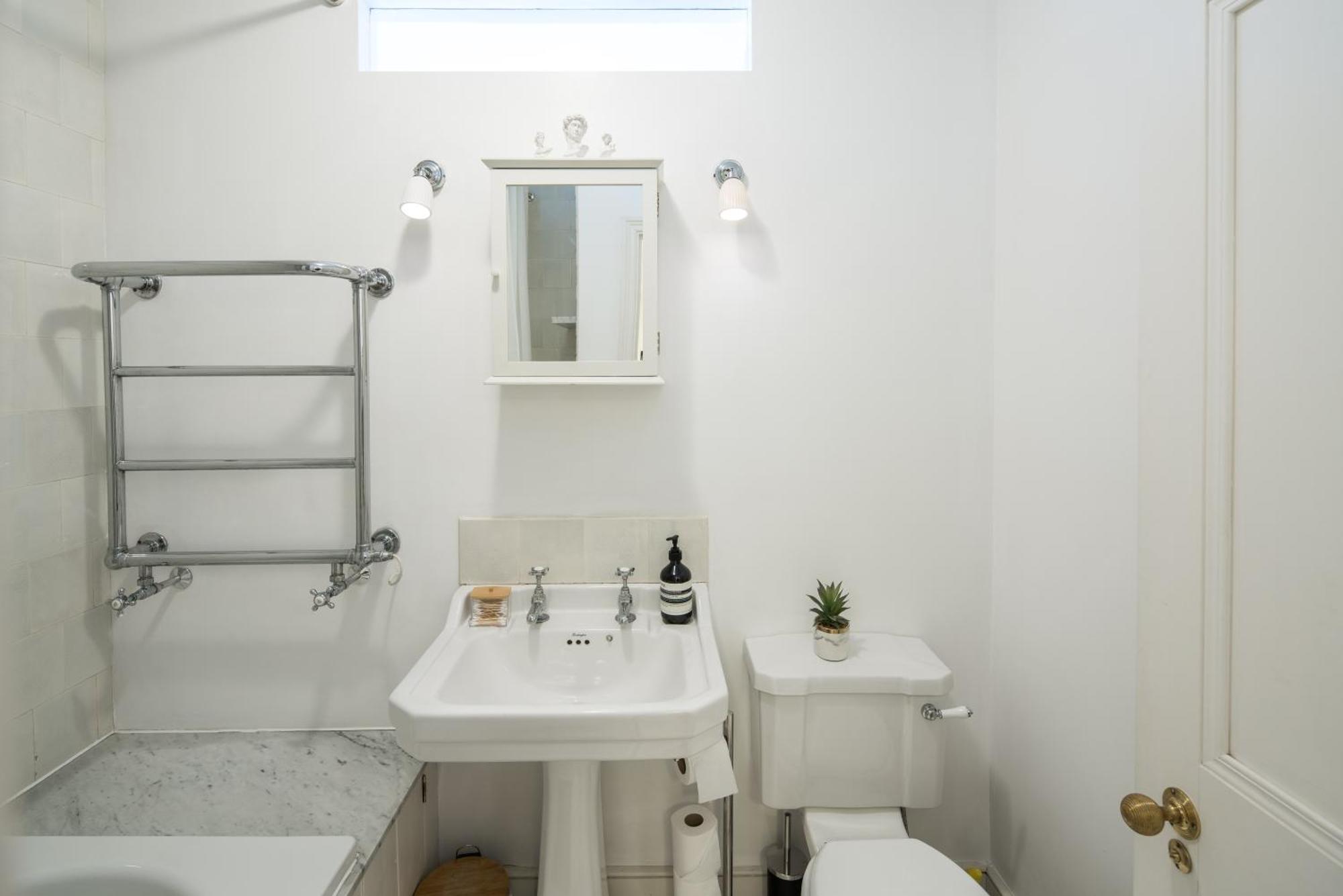 Charming 2-Bed Flat In The Heart Of Nottinghill - Steps From Portobello Rd Market And Nottinghill Bookshop Apartment London Exterior photo